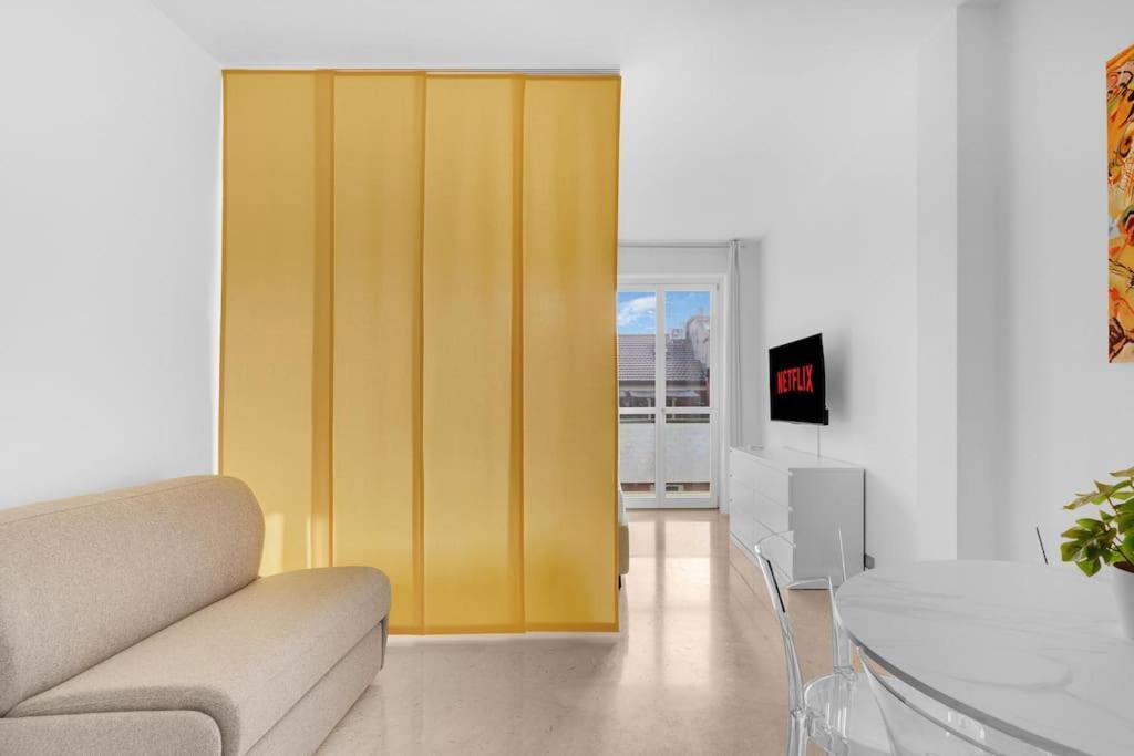 Yellow Flat Central Milano Exteriör bild
